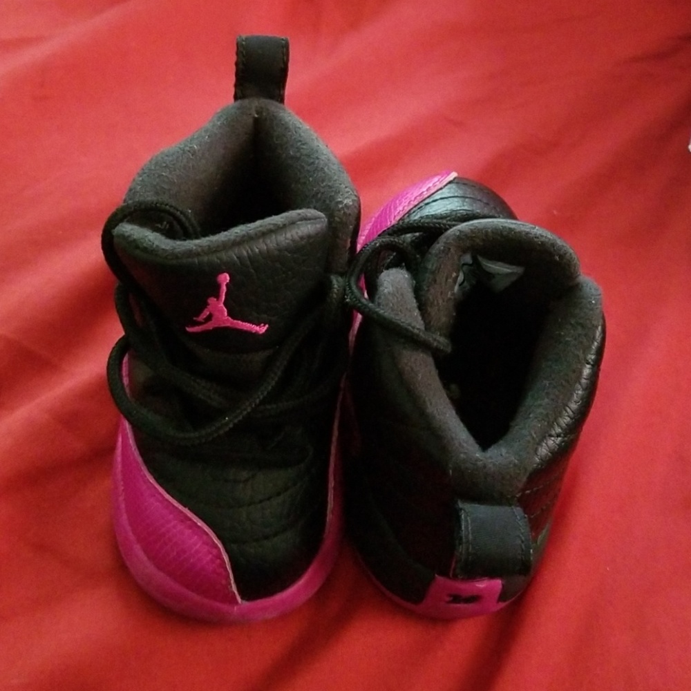 Shoes - Picture 2 of 3